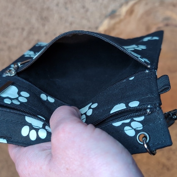 Hipklips Paw Print Bag Wallet Hands-Free Purse - Picture 8 of 9